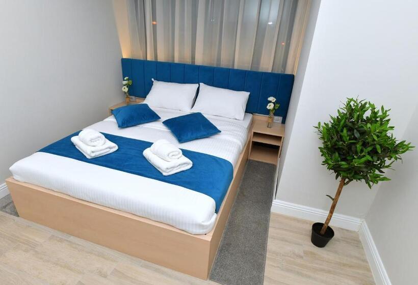 اتاق لوکس, President