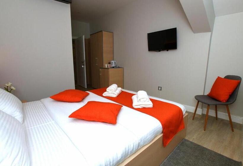 اتاق استاندارد, President