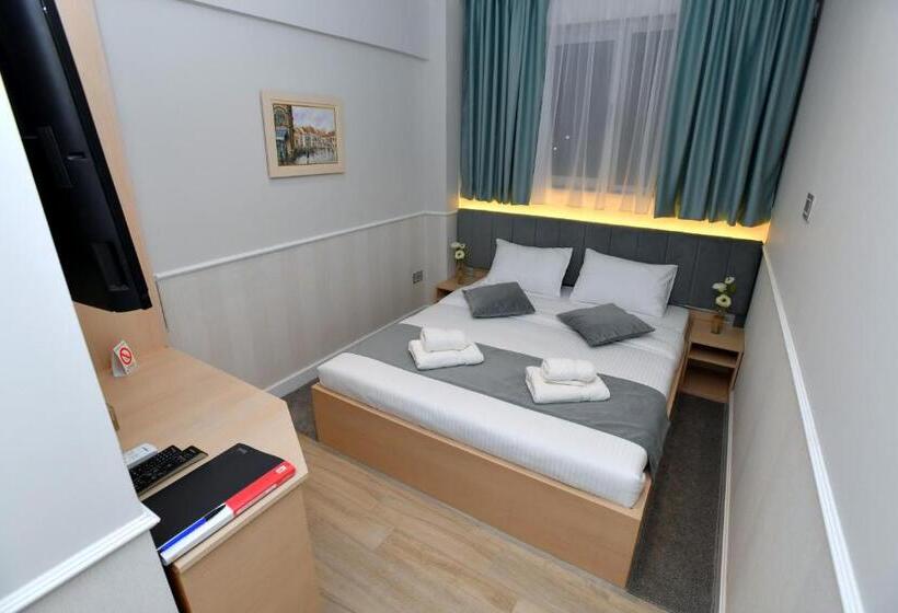 اتاق لوکس با تخت بزرگ, President