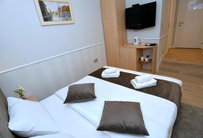 اتاق استاندارد با تخت بزرگ, President