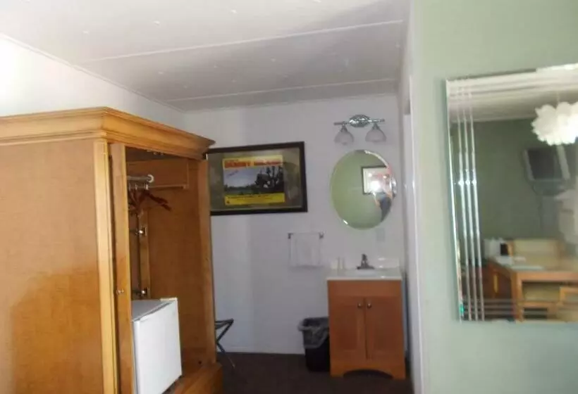 デラックスルーム, Atomic Inn Beatty Near Death Valley