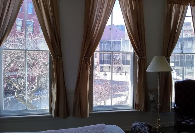 Номер Deluxe, The Charles Inn At Vacationland Inns