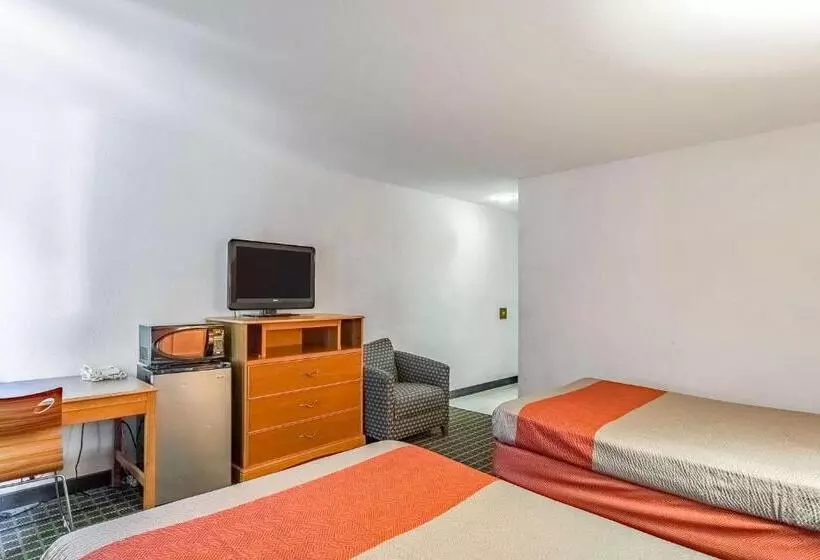 デラックスの４人部屋, Motel 6grand Rapids, Mi  Northeast