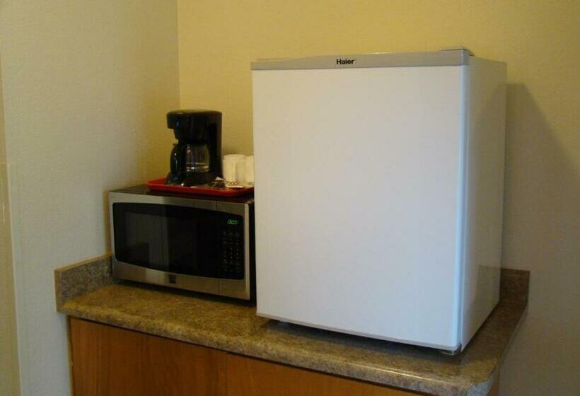 חדר סטנדרט עם מיטת קינג, Ponderosa Gardens Motel