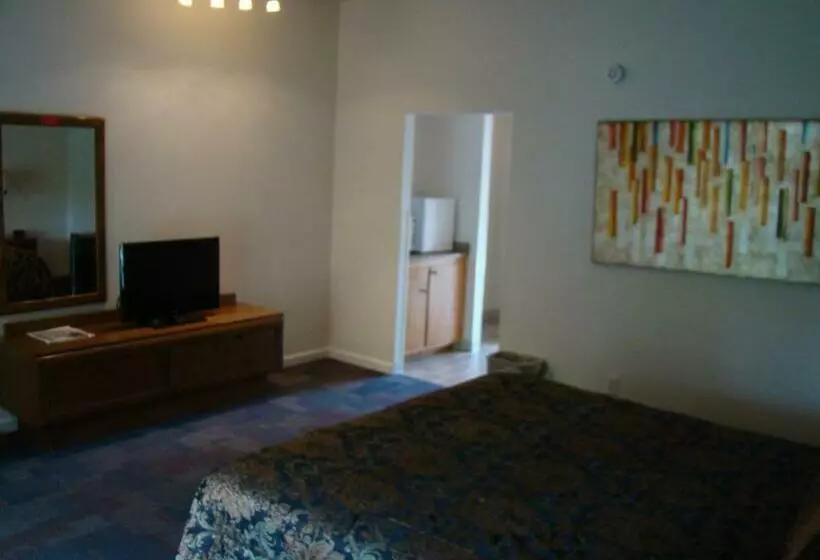 اتاق استاندارد با تخت بزرگ, Ponderosa Gardens Motel