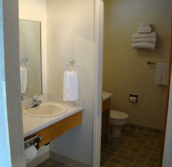 חדר סטנדרט עם מיטת קינג, Ponderosa Gardens Motel