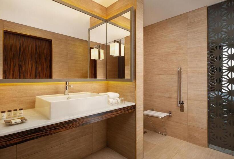 اتاق لوکس با تخت بزرگ, Sheraton Astana