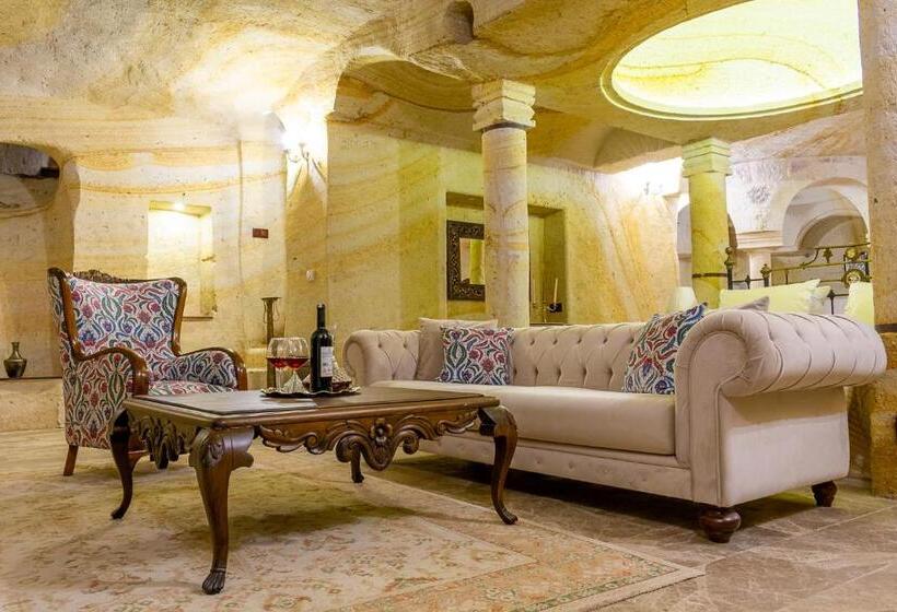 מיטת קינג בסוויטה, Zeydem Suites