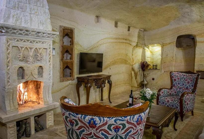 מיטת קינג בסוויטה, Zeydem Suites