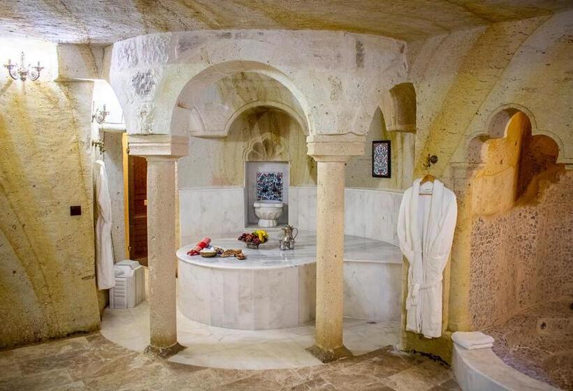 מיטת קינג בסוויטה, Zeydem Suites