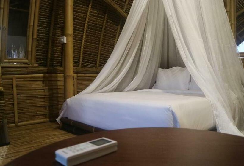 带按摩浴盆的套房, Hawera Village