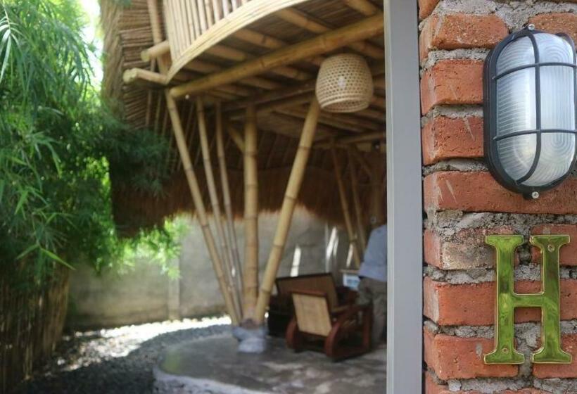 带按摩浴盆的套房, Hawera Village