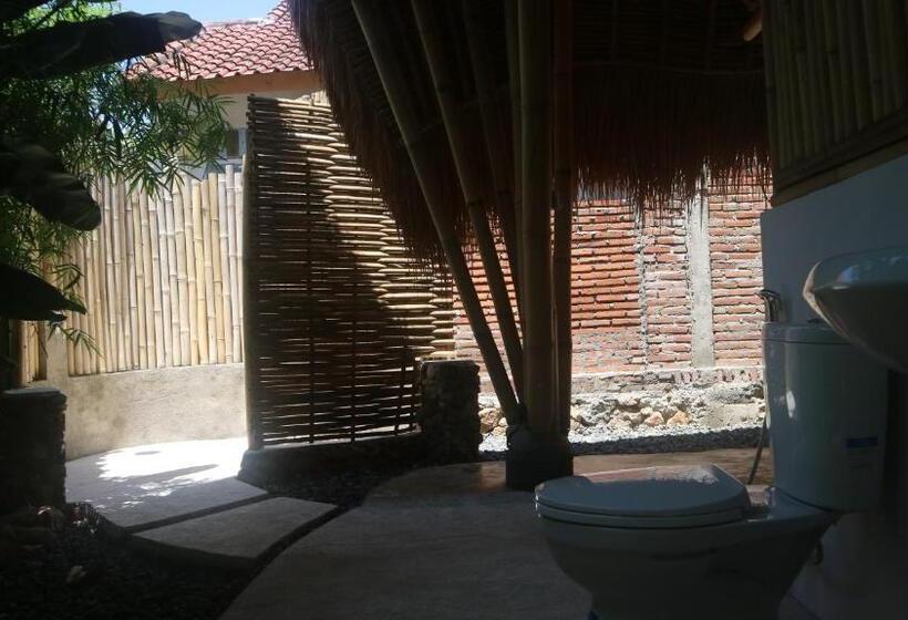 小型套房带阳台, Hawera Village