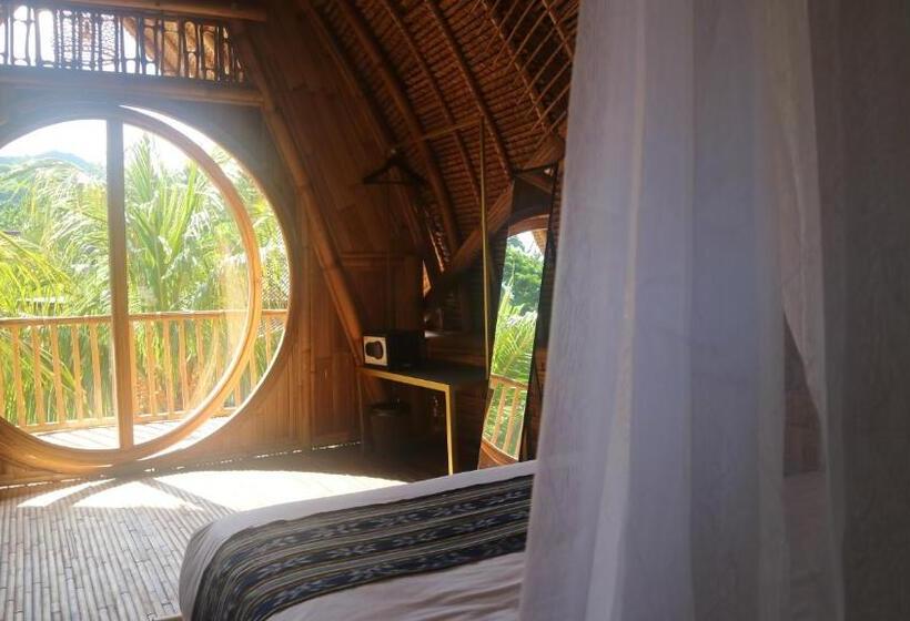 小型套房带阳台, Hawera Village