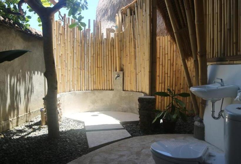 套房带泳池景, Hawera Village