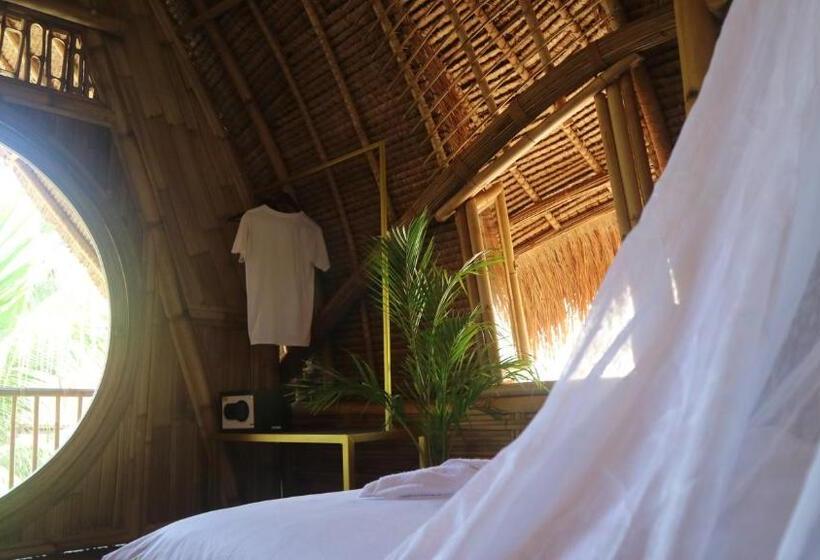 套房带泳池景, Hawera Village