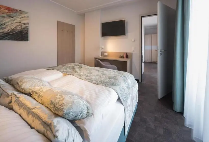 デラックストリプルルーム, Rs Hotel Smart & Modern Hotel Apartments