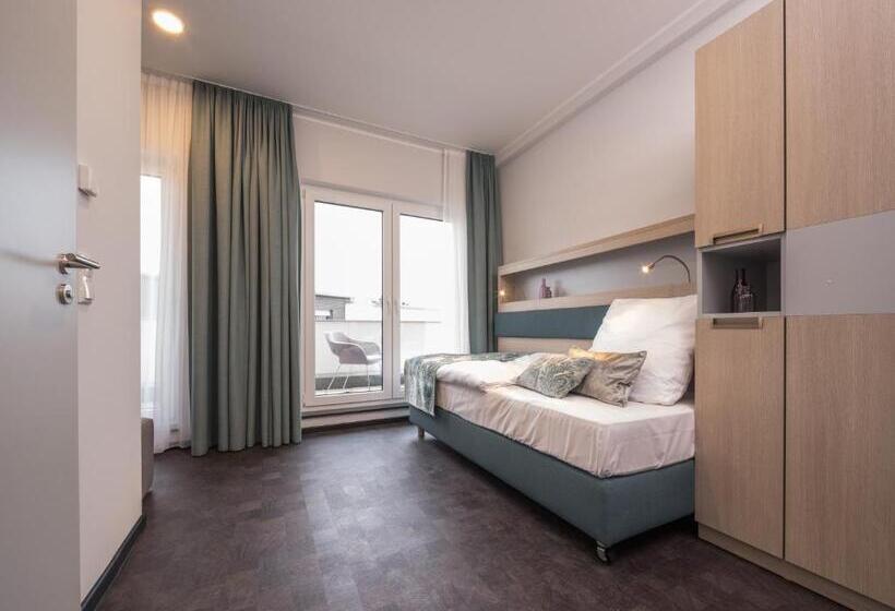 חדר דלוקס לשלושה, Rs Hotel   Smart & Modern Hotel Apartments