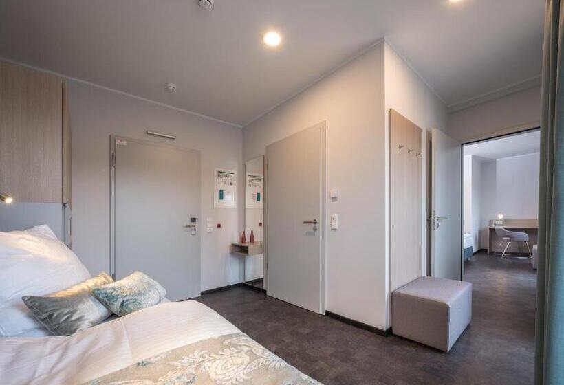 חדר דלוקס לשלושה, Rs Hotel   Smart & Modern Hotel Apartments