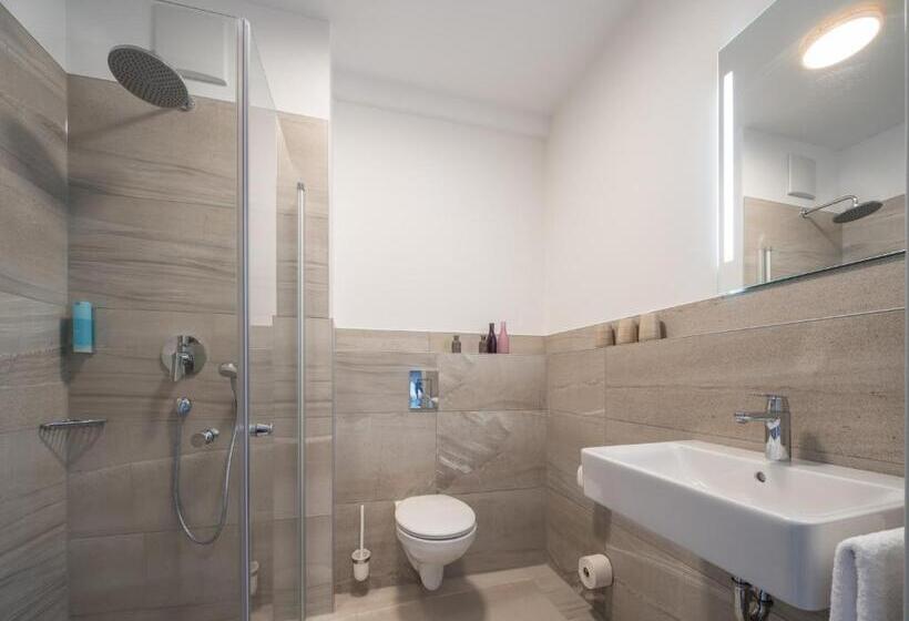 חדר דלוקס לשלושה, Rs Hotel   Smart & Modern Hotel Apartments