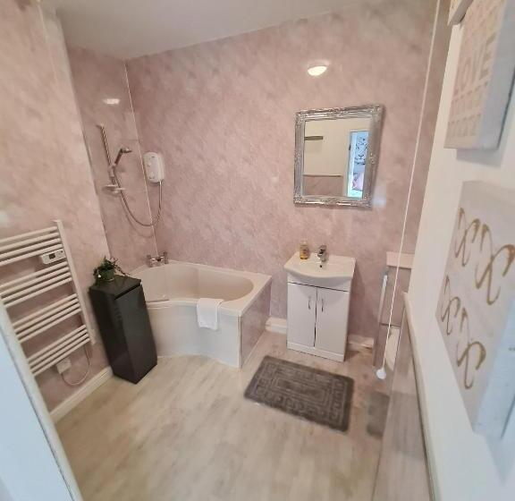 Номер Стандарт, The Mayfair Lodge & Family Suite