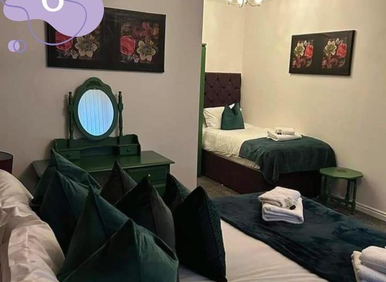 Четырехместный Номер Deluxe, The Mayfair Lodge & Family Suite