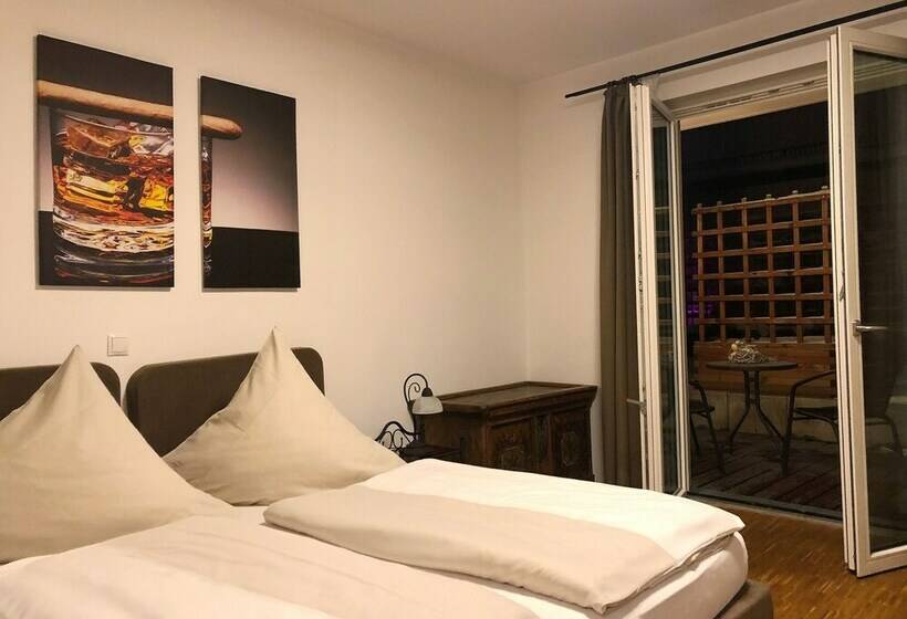 컴포트 룸, Freischutz