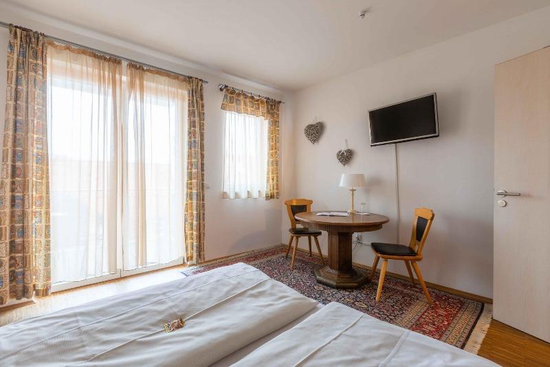 컴포트 룸, Freischutz