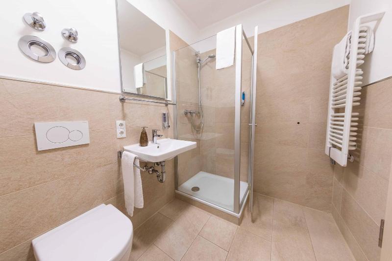 컴포트 룸, Freischutz