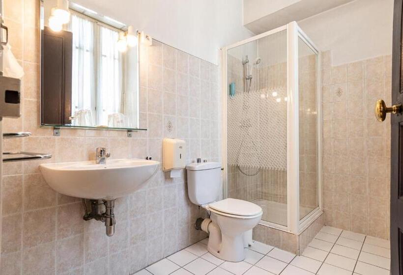 Номер Deluxe, Des Bains