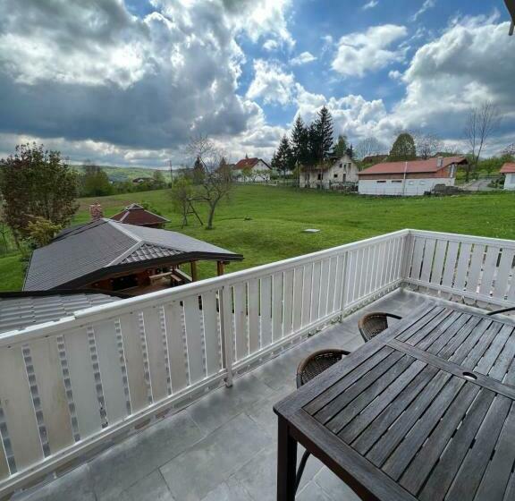 آپارتمان 2 خوابه با بالکن, Apartments And Rooms Kristina