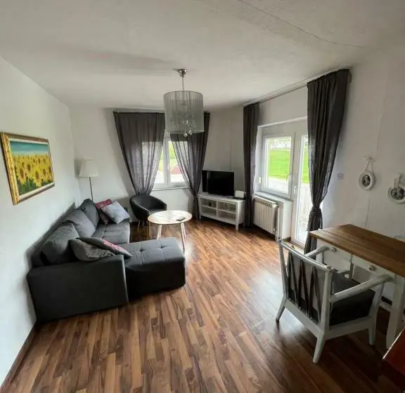 バルコニー付２ベッドルームアパートメント, Apartments And Rooms Kristina