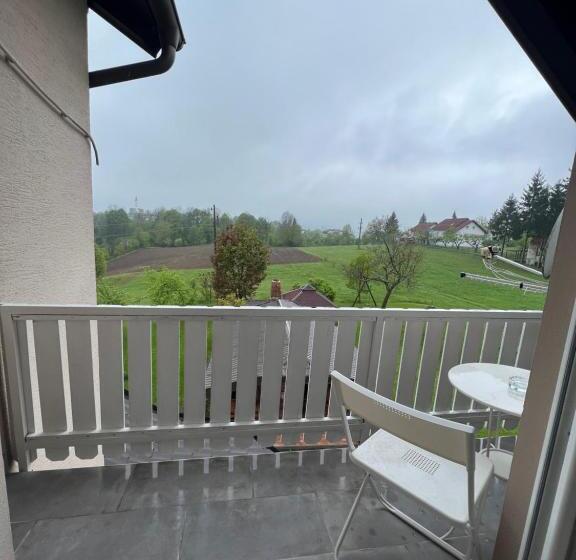 סטודיו סטנדרט עם מרפסת, Apartments And Rooms Kristina