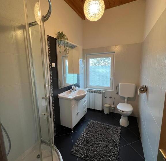 סטודיו סטנדרט עם מרפסת, Apartments And Rooms Kristina