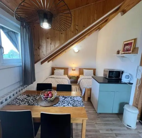 バルコニー付きスタンダードステューディオ, Apartments And Rooms Kristina