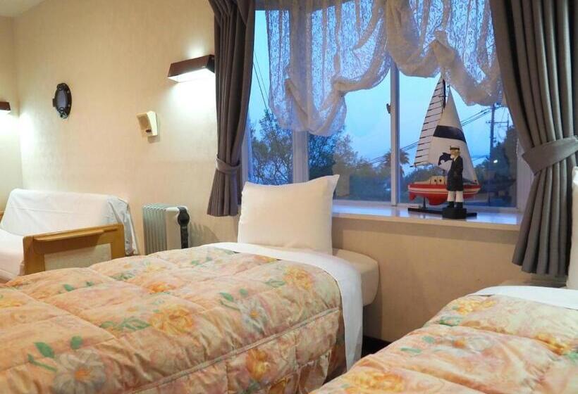 חדר סטנדרט לארבעה, Pension Kuroshiomaru