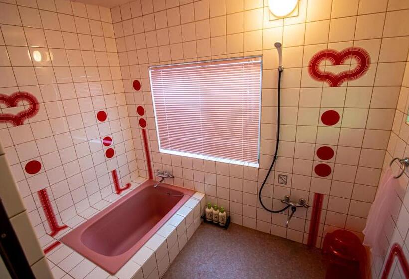 חדר סטנדרט לארבעה, Pension Kuroshiomaru