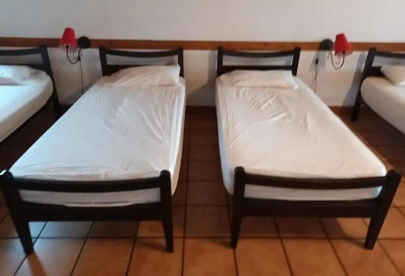تختخواب در اتاق مشترک, Gîte D étape Zuharpeta Randonneur Pèlerin