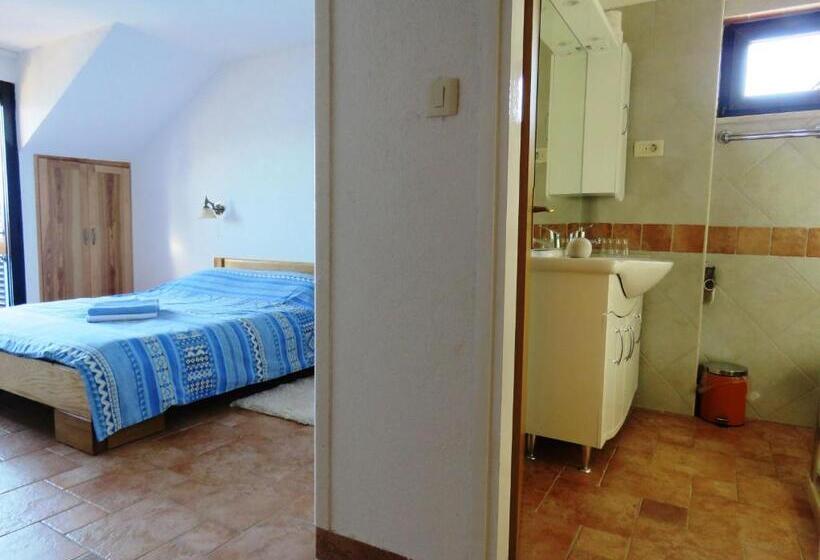 اتاق استاندارد با چشم‌انداز باغ, Rooms Figarola