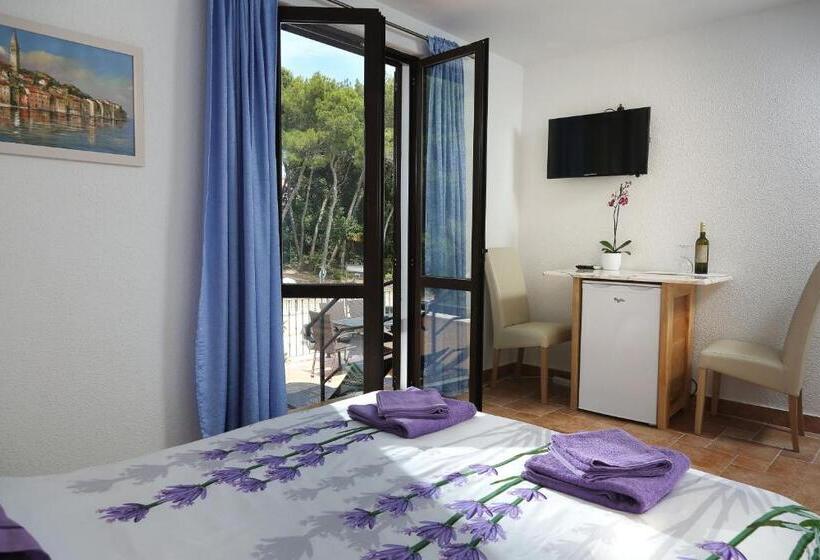 اتاق استاندارد با چشم‌انداز باغ, Rooms Figarola