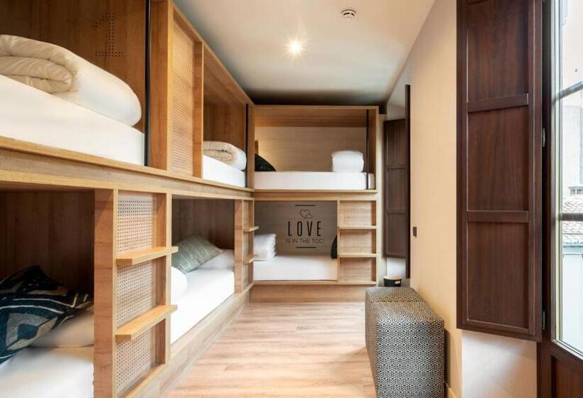 تختخواب در اتاق مشترک, Toc Hostel Granada