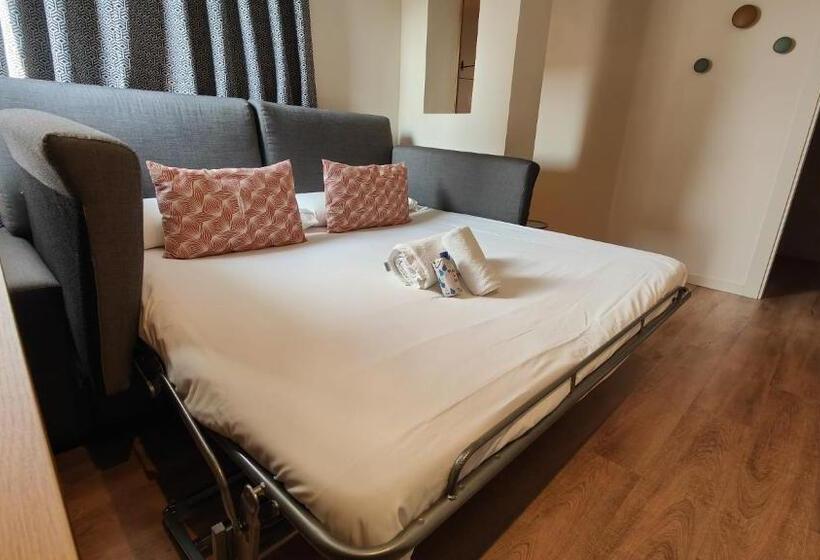 اتاق لوکس, Toc Hostel Granada