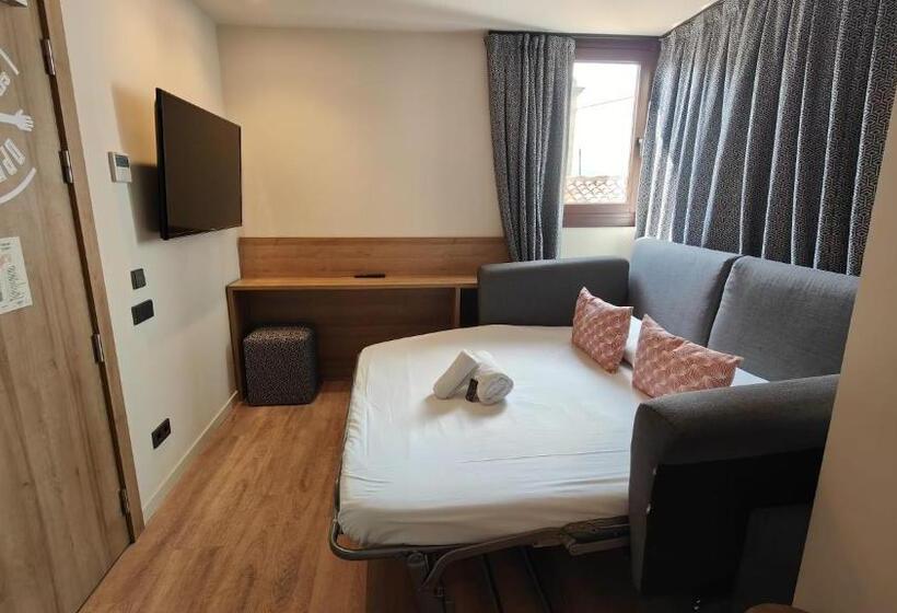 اتاق لوکس, Toc Hostel Granada