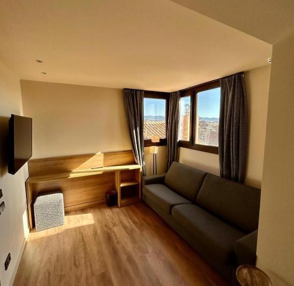 اتاق لوکس, Toc Hostel Granada