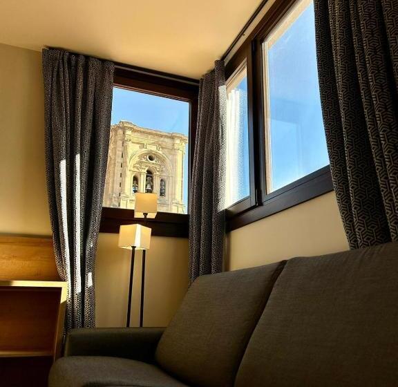 اتاق لوکس, Toc Hostel Granada