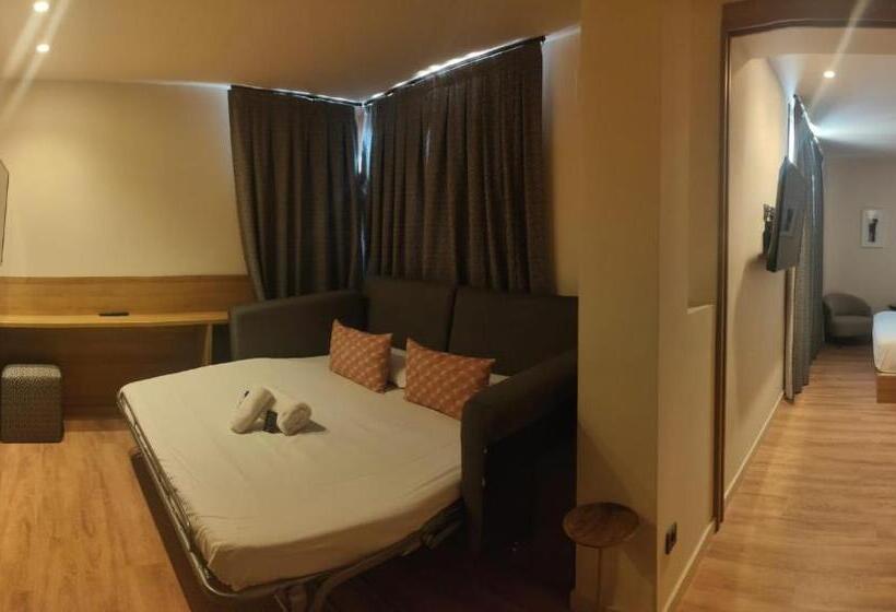 اتاق لوکس, Toc Hostel Granada