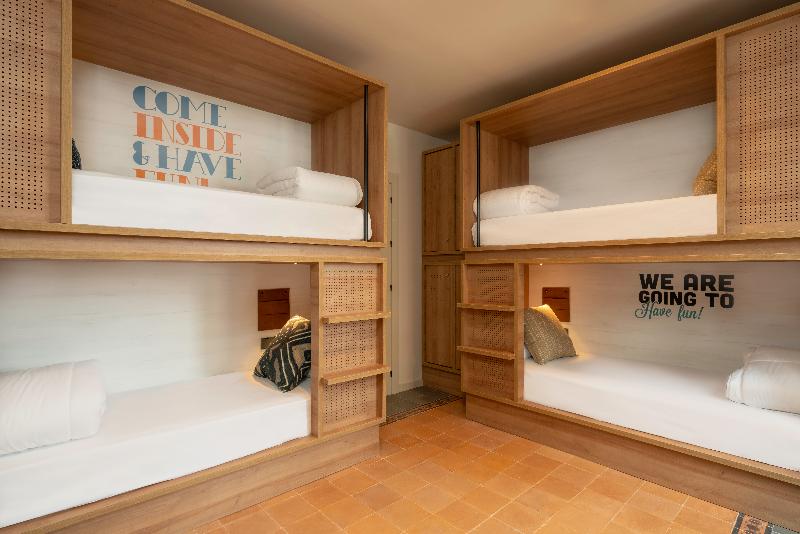 اتاق خانوادگی, Toc Hostel Granada