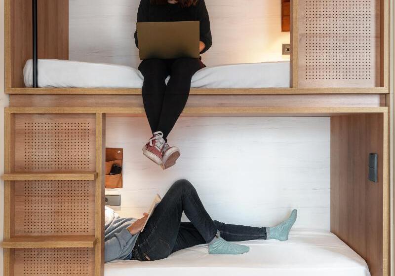 تختخواب در اتاق مشترک, Toc Hostel Granada