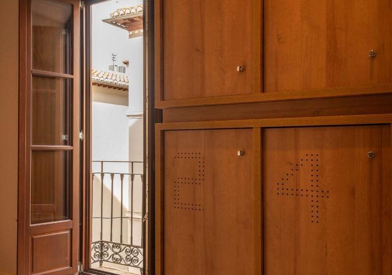 تختخواب در اتاق مشترک, Toc Hostel Granada