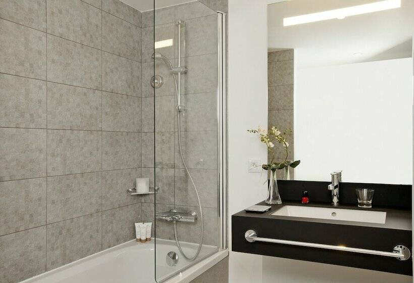 스탠다드 스튜디오, Residhome Puteaux La Defense